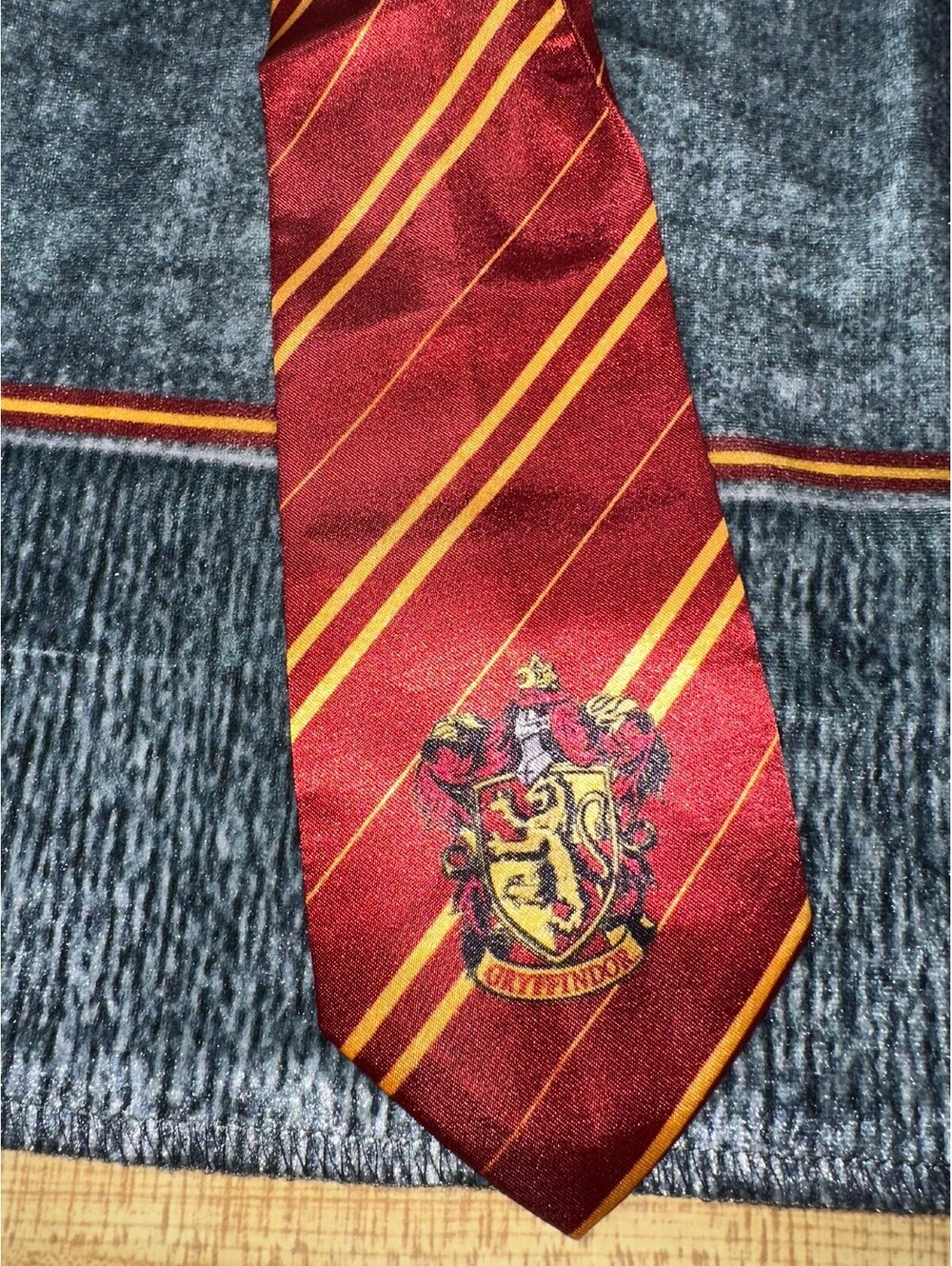Harry Potter Gryffindor Costume Vest and Tie Set for Kids - Picture 6 of 9